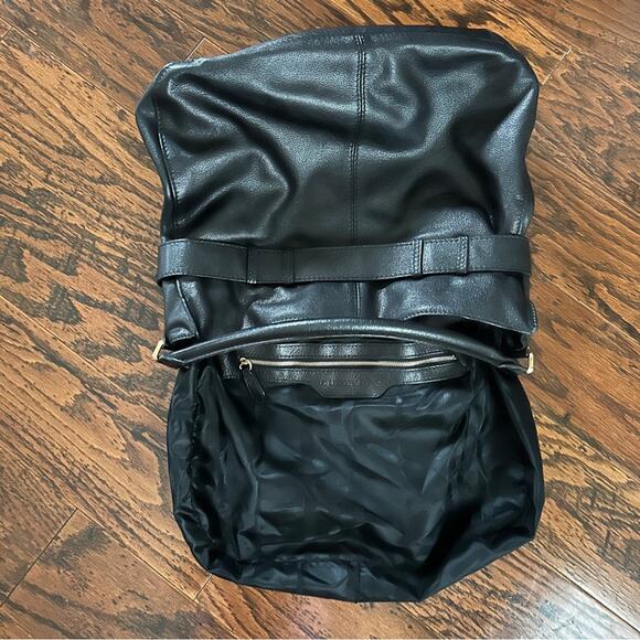 Elegant Black Leather Women's Bag - Picture 14 of 17